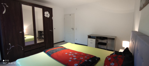 Miete 2 Zimmer Wohnung Köln | Ganze Wohnung | Köln | 3-Zimmer Wohnung in der Nähe vom Flughafen | Hominext