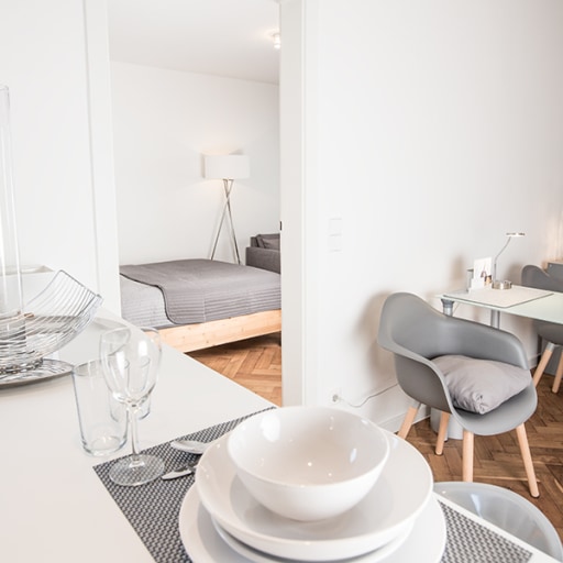 Rent 1 room apartment Stuttgart | Entire place | Stuttgart | Wohn- und Schlafzimmer separiert - Bad mit Regendusche | Hominext