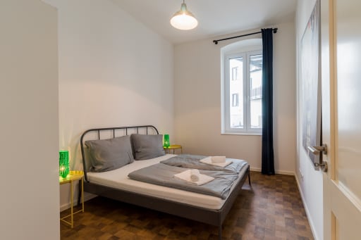 Rent 2 rooms apartment Berlin | Entire place | Berlin | Schöne helle 3-Zimmer Wohnung mit Balkon am Hermannplatz | Hominext