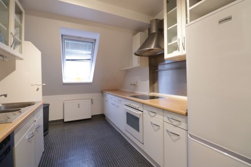 Miete 2 Zimmer Wohnung Berlin | Ganze Wohnung | Berlin | Möbliertes DG-Apartment! Terrasse, EBK, Gäste-WC! | Hominext