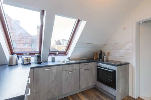 Rent 3 rooms apartment Stuttgart | Studio | Stuttgart | Privates Zimmer mit Dachschrägen in einer Coliving-Wohnung | Hominext