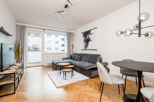 Rent 2 rooms apartment Berlin | Entire place | Berlin | Frisch sanierte Wohnung mit Balkon | Hominext