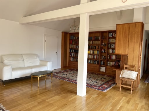 Rent 2 rooms apartment Baden-Baden | Entire place | Baden-Baden | Klassische 3 Zi Wohnung mit Dachterrasse in Bestlage | Hominext