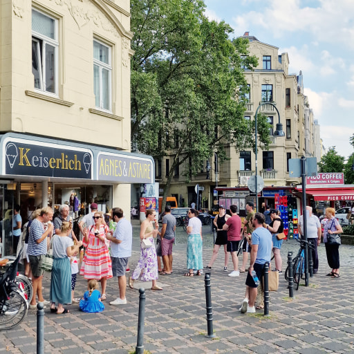 Rent 2 rooms apartment Köln | Entire place | Köln | Wohnen im Jugendstil Denkmal am Kölner Dom | Perfekt für Berufstätige, Familien und Studierende | Hominext