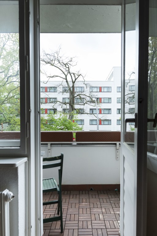 Rent 2 rooms apartment Berlin | Entire place | Berlin | Neues HomeOffice/In der Nähe von Siemens/Schnelles WLAN/Kostenloses Parken | Hominext