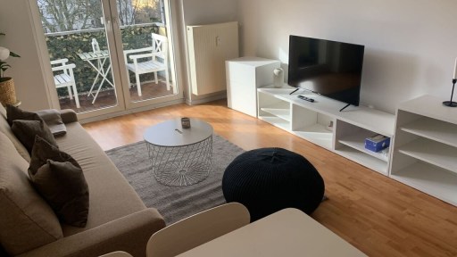 Rent 1 room apartment Berlin | Entire place | Berlin | Wunderschoene 2-Zimmer Wohnung mit Balkon; in ruhiger, gruener Lage | Hominext