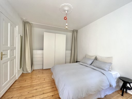 Rent 1 room apartment Berlin | Entire place | Berlin | Ruhige Altbau Loft in TOP Szenelage mit Blick ins Grüne - Boxhagener Platz um die Ecke! | Hominext