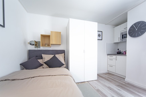 Miete 1 Zimmer Wohnung Düsseldorf | Ganze Wohnung | Düsseldorf | *****DESIGNER-STADTAPARTMENT ZUM INNENHOF GERICHTET***** | Hominext