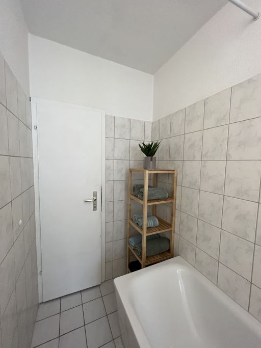 Miete 2 Zimmer Wohnung Berlin | Ganze Wohnung | Berlin | 'GIO' - Ein wunderbares Apartment mit drei Zimmern, das sich in unmittelbarer Nähe zur Spree befindet. | Hominext