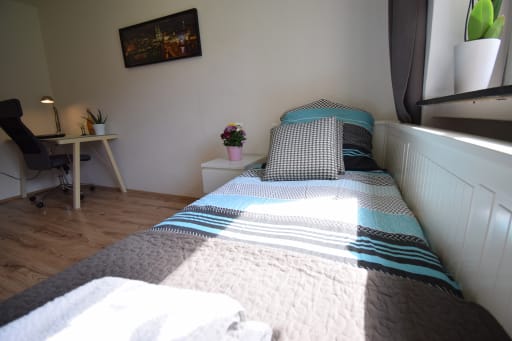 Miete 1 Zimmer Wohnung Hürth | Studio | Hürth | süßes Zimmer mit schicker Küche + 2 Bäder | Hominext