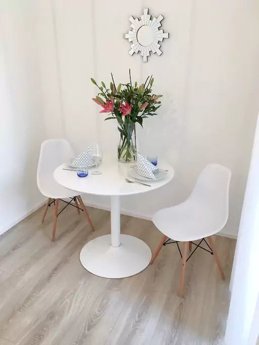 Rent 1 room apartment Köln | Entire place | Köln | Modern & Cosy flat located at Friesenstrasse | Hominext