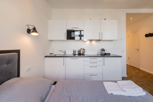 Rent 1 room apartment Berlin | Entire place | Berlin | Modernes Studio im sanierten Apartmenthaus am Hermannplatz | Hominext