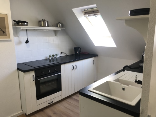 Rent 2 rooms apartment Köln | Entire place | Köln | Geräumige Haushälfte mit riesigem Garten im grünen Köln-Brück, Gute Anbindung an Flughafen, Messe und Innenstadt | Hominext