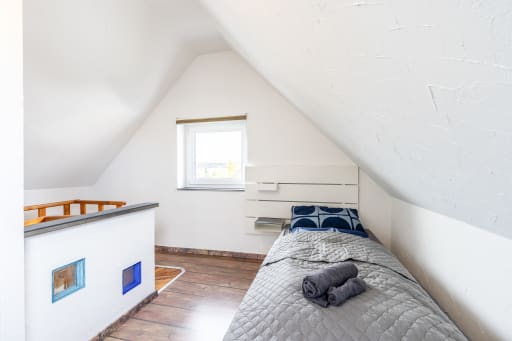 Rent 2 rooms apartment Böblingen | Entire place | Böblingen | Exclusive 3,5-Zimmer Maisonettewohnung I Familie I TOP-Location I Homeoffice | Hominext