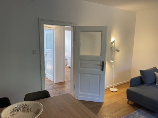 Miete 1 Zimmer Wohnung Langenfeld (Rheinland) | Ganze Wohnung | Langenfeld (Rheinland) | Apartment in einem Gutshof am See zwischen Düsseldorf und Köln | Hominext