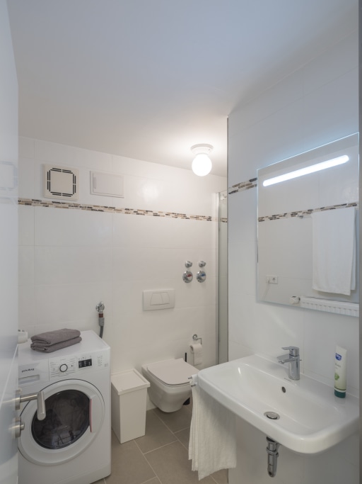 Rent 1 room apartment Nürnberg | Entire place | Nürnberg | Neu renovierte und möblierte 2 Zimmerwohnung NEUES HOCHWERTIGES Inventar | Hominext