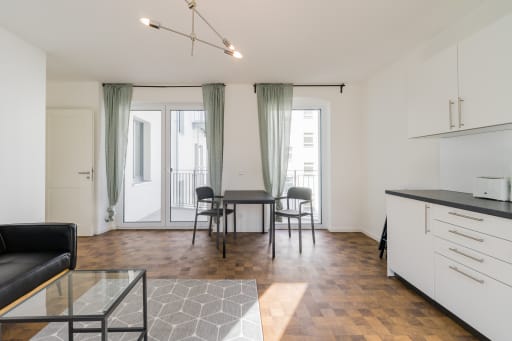 Miete 2 Zimmer Wohnung Berlin | Ganze Wohnung | Berlin | Schöne helle 3-Zimmer Wohnung mit Balkon am Hermannplatz | Hominext