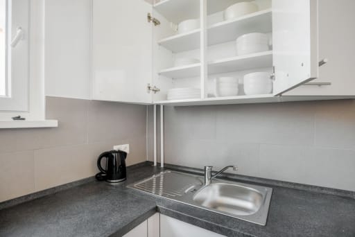 Miete 1 Zimmer Wohnung Berlin | Ganze Wohnung | Berlin | Wunderschöne möblierte und vollausgestattete 2 Zimmer Wohnung zentral gelegen in Charlottenburg. | Hominext