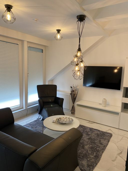 Rent 1 room apartment Essen | Entire place | Essen | Häusliches & wunderschönes Studio mit Balkon im Herzen von Essen