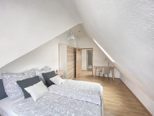 Miete 2 Zimmer Wohnung Bad Homburg vor der Höhe | Ganze Wohnung | Bad Homburg vor der Höhe | Helle geräumige Dachgeschosswohnung in zentraler Lager Bad Homburgs! | Hominext