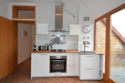 Rent 1 room apartment Berlin | Entire place | Berlin | Dachgeschoss Wohnung mit zwei Balkonen! Erstbezug nach vollständiger Möblierung!!! | Hominext