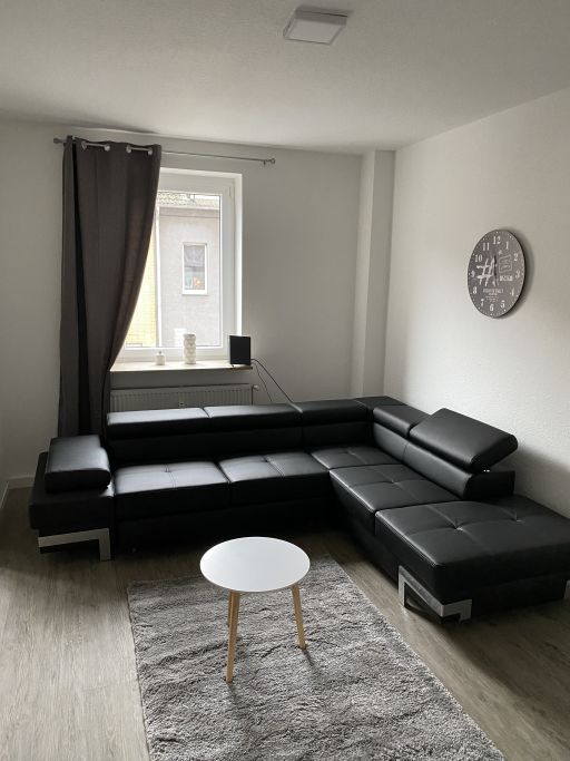 Rent 2 rooms apartment Oberhausen | Entire place | Oberhausen | topsanierte Wohnung - kompl. Etage - im Zentrum | Hominext