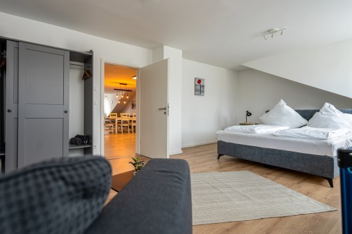 Rent 1 room apartment Plankstadt | Entire place | Plankstadt | Apartment im Dachgeschoss | Hominext