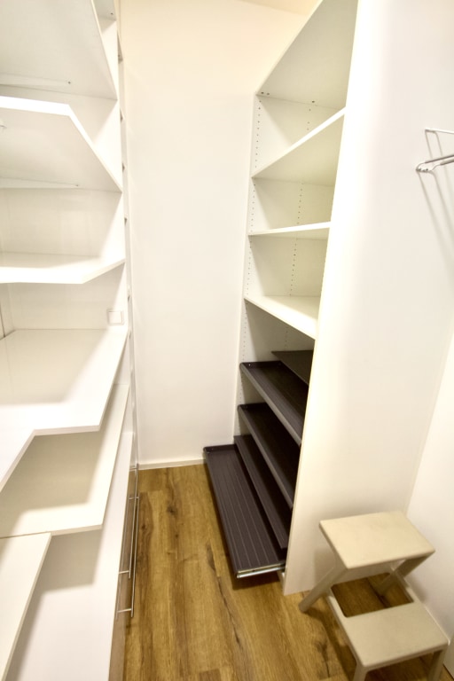 Miete 2 Zimmer Wohnung Neuss | Ganze Wohnung | Neuss | Düsseldorf/Neuss: Große Luxuswohnung am Park mit 4 Zimmern, 2 Bädern und begehbarem Kleiderschrank | Hominext