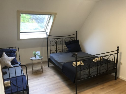 Miete 2 Zimmer Wohnung Köln | Ganze Wohnung | Köln | Geräumige Haushälfte mit riesigem Garten im grünen Köln-Brück, Gute Anbindung an Flughafen, Messe und Innenstadt | Hominext