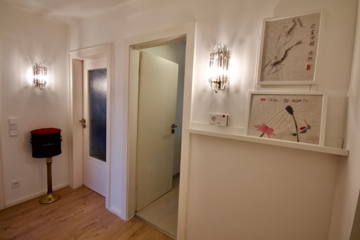 Rent 2 rooms apartment Neuss | Entire place | Neuss | Düsseldorf/Neuss: Große Luxuswohnung am Park mit 4 Zimmern, 2 Bädern und begehbarem Kleiderschrank | Hominext