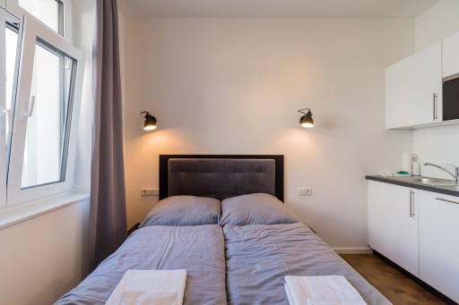 Rent 1 room apartment Berlin | Entire place | Berlin | Modernes Studio im sanierten Apartmenthaus am Hermannplatz | Hominext