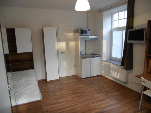 Rent 1 room apartment Kiel | Entire place | Kiel | schönes Einzimmer-Apartment in repräsentativer Stadtvilla | Hominext