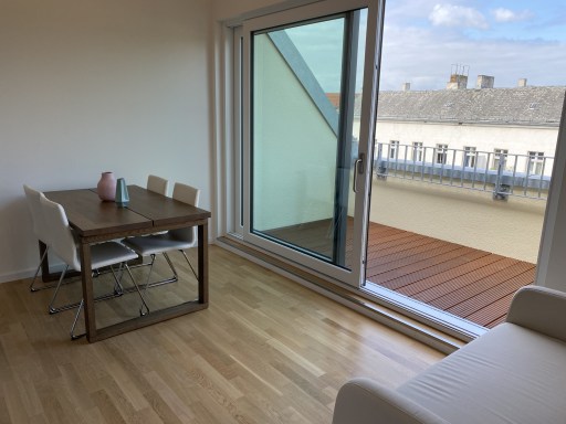 Rent 1 room apartment Berlin | Entire place | Berlin | Dachgeschoß Studio im Herzen von Neukölln mit tollem Balkon | Hominext