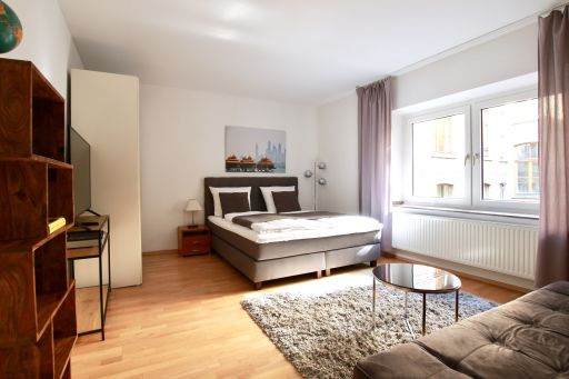 Rent 1 room apartment Köln | Entire place | Köln | Gemütliches Apartment mit Balkon im Herzen Kölns | Hominext