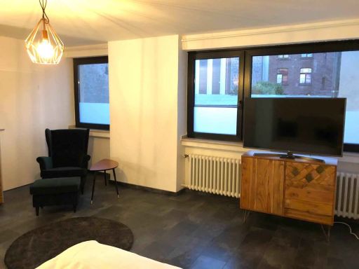 Rent 4 rooms apartment Köln | Studio | Köln | Privatzimmer in Altstadt-Köln, Köln | Hominext