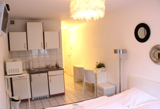 Miete 1 Zimmer Wohnung Köln | Ganze Wohnung | Köln | Kleines Studio in perfekter Innenstadtlage am Rhein und Schokoladenmuseum | Hominext