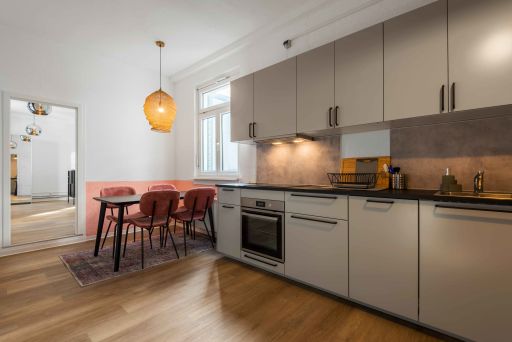 Rent 5 rooms apartment Frankfurt am Main | Studio | Frankfurt am Main | Zentrales und schönes Privatzimmer in Frankfurt | Hominext