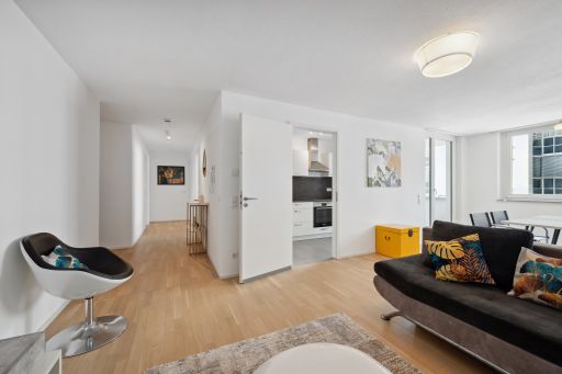 Miete 2 Zimmer Wohnung Böblingen | Ganze Wohnung | Böblingen | Perfekt für die Familie I Exklusive und moderne 3-Zimmer-Wohnung in der Nähe von Mercedes I Stuttgart I Küche I Home Office | Hominext