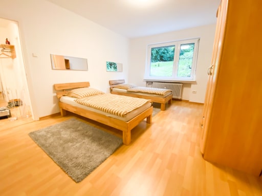 Rent 3 rooms apartment Remscheid | Entire place | Remscheid | Zentrumsnah in Remscheid, Schön & ruhig Wohnen - 105 qm, nur 1,0 km vom Zentrum | Hominext