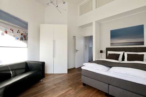 Miete 1 Zimmer Wohnung Köln | Ganze Wohnung | Köln | Schickes Penthouse-Apartment mit Balkon | Hominext