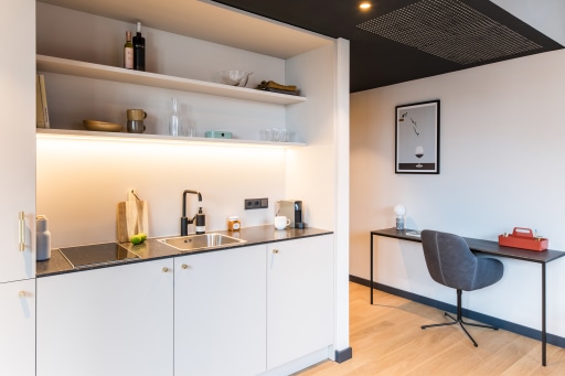 Rent 1 room apartment Hamburg | Entire place | Hamburg | Medium Serviced Apartment mit Balkon in Hamburg HafenCity | Hominext