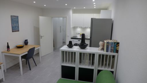 Rent 1 room apartment Heidelberg | Entire place | Heidelberg | Liebevolles Apartment, verkehrsgünstige Lage, 500 m S-Bahn, Süd Balkon, Parkplatz, löffelfertig | Hominext