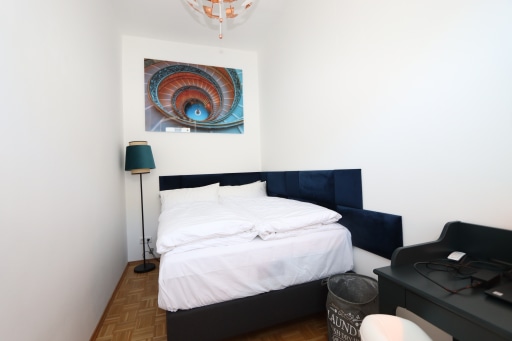 Rent 1 room apartment Dresden | Entire place | Dresden | Dein Grünes Gewölbe ~ your private Green Vault | Hominext