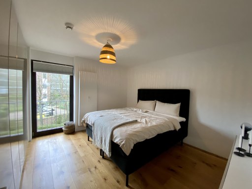 Miete 1 Zimmer Wohnung Düsseldorf | Ganze Wohnung | Düsseldorf | Moderne 3,5-Zimmer-Wohnung mit atemberaubendem Seeblick, Balkon & hochwertiger Ausstattung in Düsseldorf | Hominext