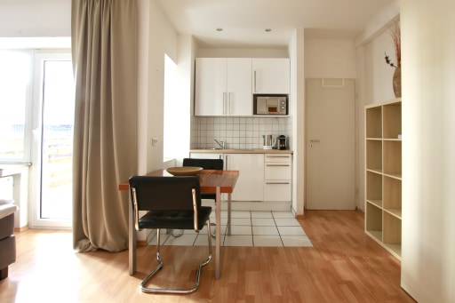 Miete 1 Zimmer Wohnung Köln | Ganze Wohnung | Köln | Schönes Apartment mit Balkon am Rathenauplatz | Hominext