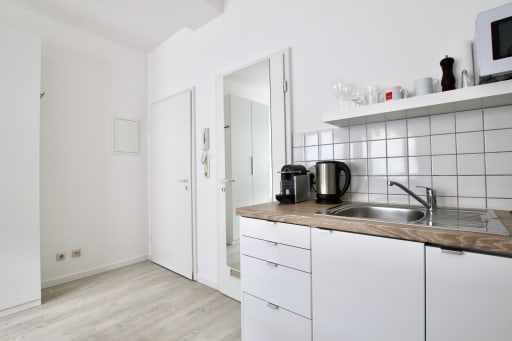 Miete 1 Zimmer Wohnung Köln | Ganze Wohnung | Köln | Helles Apartment am Friesenplatz | Hominext