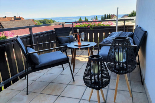 Rent 1 room apartment Meersburg | Entire place | Meersburg | Voll eingerichtete 2-Zimmer-Whg mit Balkon und viel Charme in Meersburg | Hominext