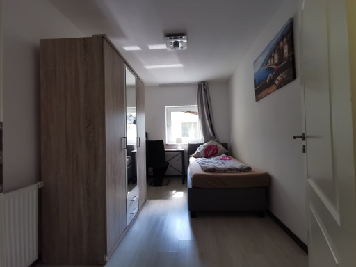 Rent 2 rooms apartment Köln | Entire place | Köln | 3-Zimmer Wohnung in der Nähe vom Flughafen | Hominext