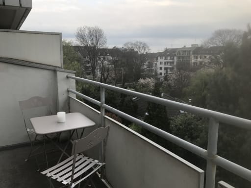 Rent 1 room apartment Düsseldorf | Entire place | Düsseldorf | Ruhig, gemütliche und helle Wohnung mit Balkon zur Gartenseite in Hofgartennähe | Hominext