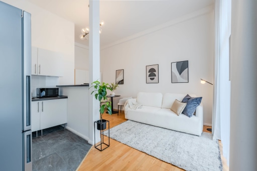 Miete 1 Zimmer Wohnung Berlin | Ganze Wohnung | Berlin | Sophistizierte Einfachheit: Stilvolles 2-Zimmer-Apartment mit Balkon | Hominext